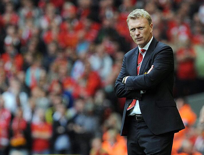 Das wohl schwerste Trainer-Erbe beim großen Trainerkarussell wartet wahrscheinlich auf David Moyes. Er übernimmt bei Manchester United für Sir Alex Ferguson. Nach 27 Jahren und genau 1500 Pflichtspielen tritt der bekannteste Kaugummikauer der Welt von der großen Fußball-Bühne.