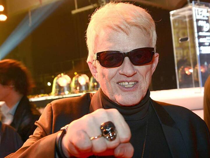 Unmissverständliche Pose: Heino rockt!