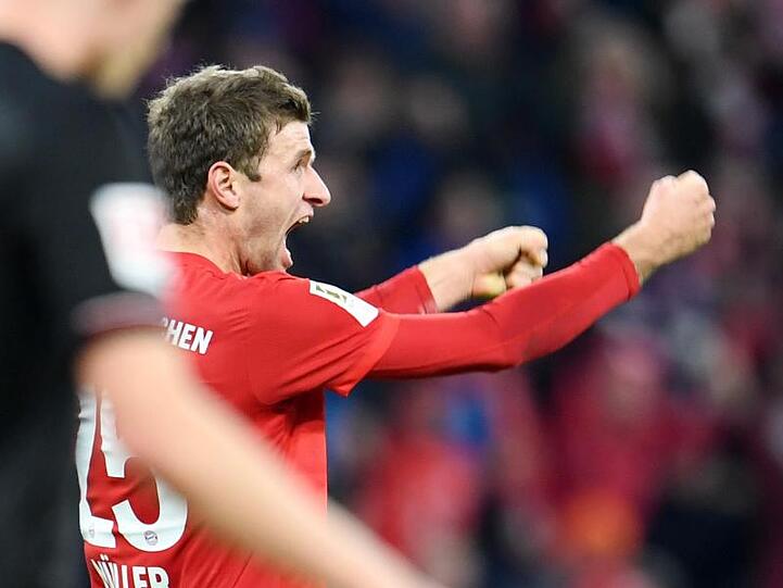 Thomas Müller von Bayern München jubelt über einen Treffer. Foto: Tobias Hase/dpa