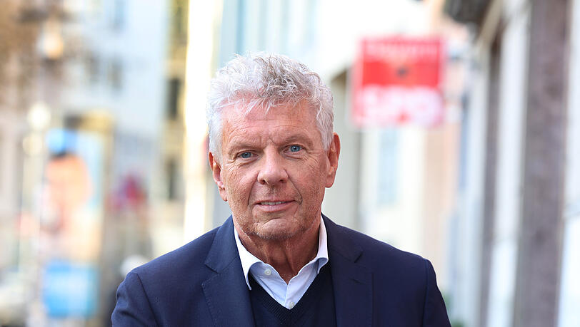Für oder gegen ein Böllerverbot in ganz München? Festlegen will sich OB Dieter Reiter bei der Frage nicht. Lieber will er die Bürger entscheiden lassen. Für oder gegen ein Böllerverbot in ganz München? Festlegen will sich OB Dieter Reiter bei der Frage nicht. Lieber will er die Bürger entscheiden lassen.