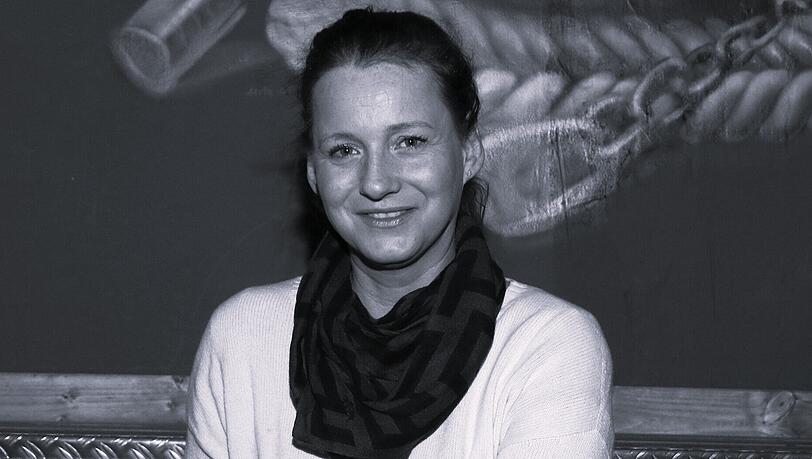 Jenny Falckenberg, Tochter des renommierten Kunstsammlers Harald Falckenberg, ist im Alter von 45 Jahren gestorben.