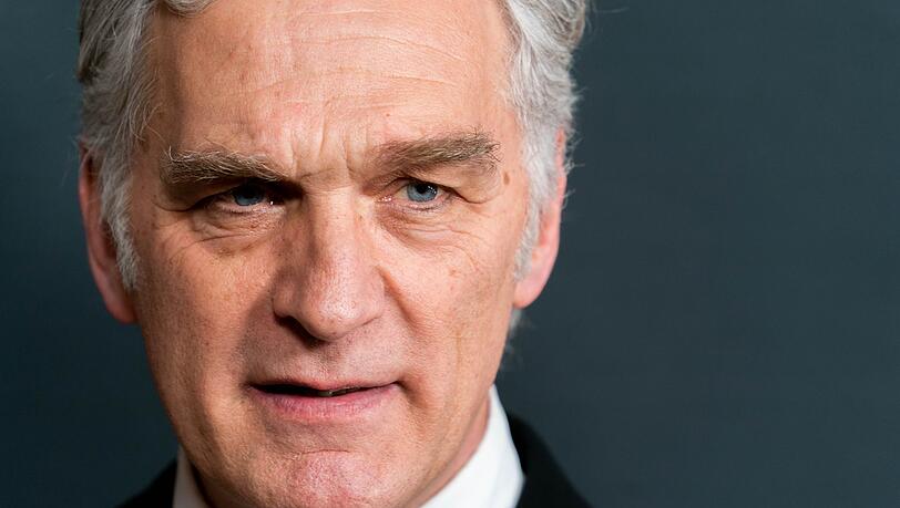 Walter Sittler besitz das Wahlrecht in den USA. Walter Sittler besitz das Wahlrecht in den USA.