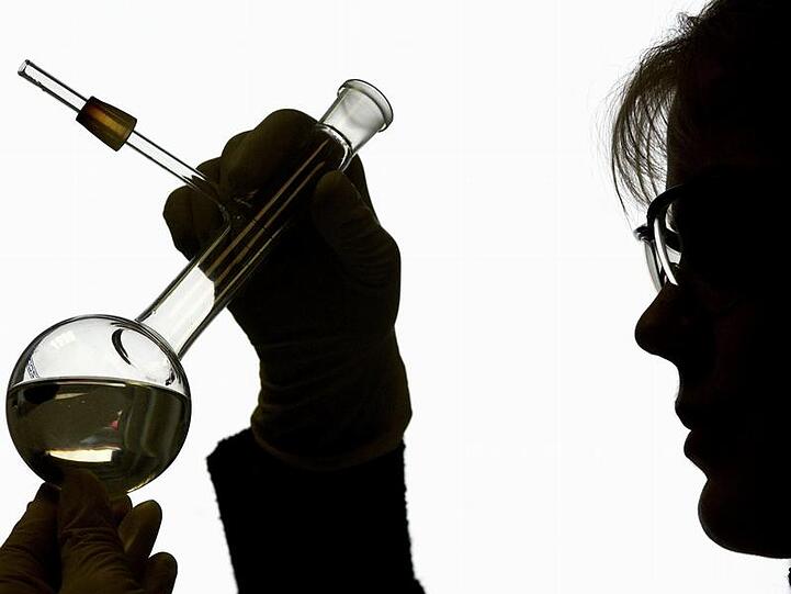 Ein Experiment in der Chemie-Stunde ist missglückt.