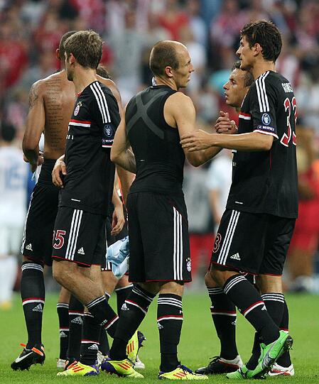 Der zweifache Torschütze Arjen Robben schlug nach dem Spiel Alarm, übte Kritik am Spiel der Bayern. Sehen Sie hier die Bilder von Robbens Auftritt gegen den FC Zürich.