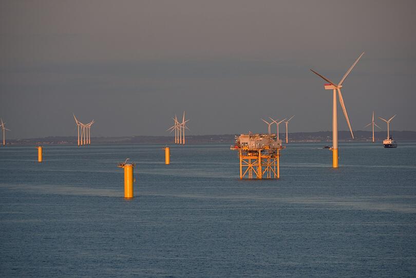 Weitere Bilder vom Windpark "Gwynt y Môr" in Wales.