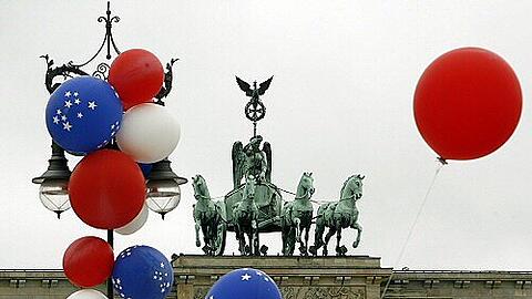 Amerikas Farben vor dem Brandenburger Tor