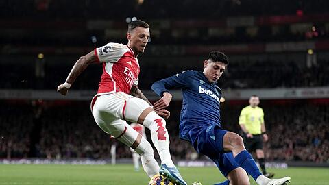 Ben White (l) und der FC Arsenal verpassten die Rückkehr an die Spitze der Premier League.