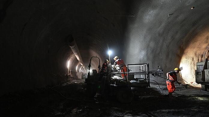 Auf der Baustelle des Brennerbasistunnels ist es zu einem tödlcihen Unfall gekommen.