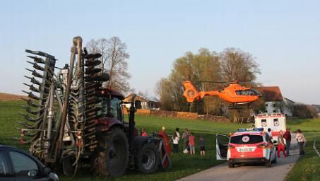 Der Unfallort: Hier erfasste ein Gülle-traktor eine Frau. Der Unfallort: Hier erfasste ein Gülle-traktor eine Frau.