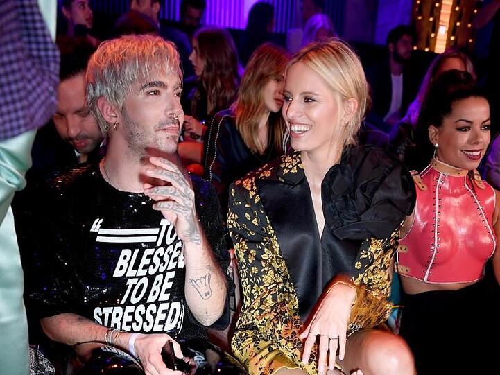 Bill Kaulitz (l.) und Karolina Kurkova auf der Berlin Fashion Week.
