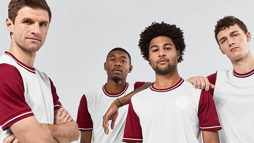 Jubiläumstrikot 2020: Die Bayern-Stars um Müller (l.). Jubiläumstrikot 2020: Die Bayern-Stars um Müller (l.).