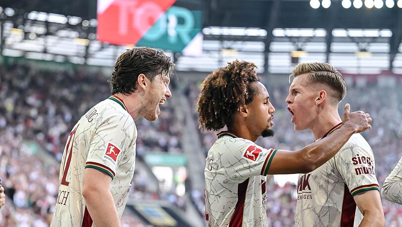 Anton Kade (r) brüllt seine Freude nach seinem 2:0 heraus. Anton Kade (r) brüllt seine Freude nach seinem 2:0 heraus.