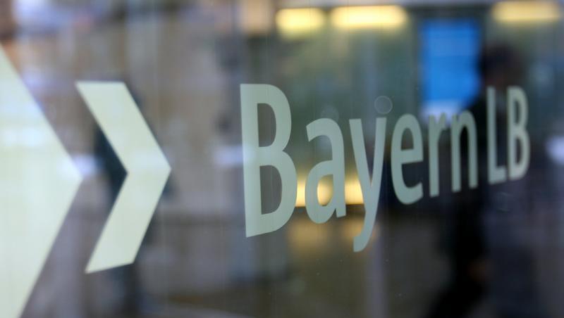 Eingang zur BayernLB in München Eingang zur BayernLB in München