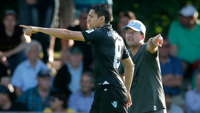 Es ging zuletzt nicht immer in die gleiche Richtung beim TSV 1860 - das soll sich schleunigst ändern: 1860-Trainer Kosta Runjaic und Karim Matmour. Es ging zuletzt nicht immer in die gleiche Richtung beim TSV 1860 - das soll sich schleunigst ändern: 1860-Trainer Kosta Runjaic und Karim Matmour.