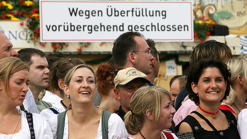 Bei Überfüllung müssen viele draußen bleiben &ndash; außer sie haben reserviert.
