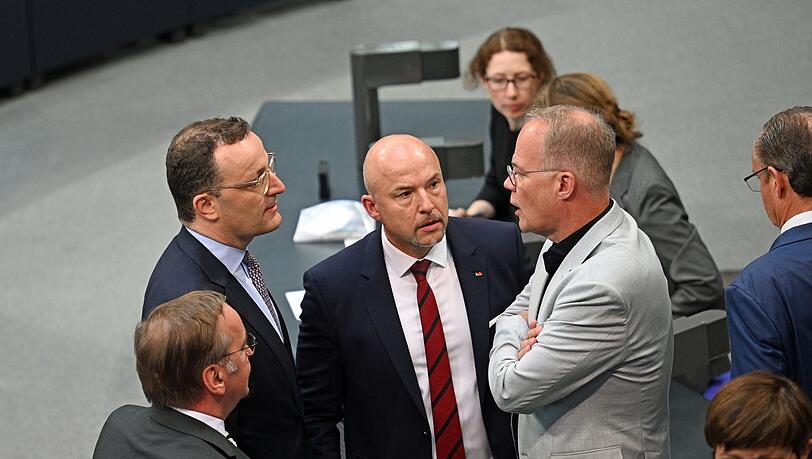 Für die Fraktionschefs von Union und SPD liefen Bundestags-Abstimmungen nicht immer rund. (Archivbild)