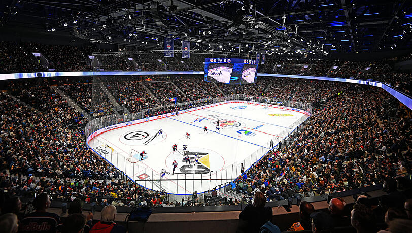 Seit September 2024 ist der SAP Garden die Heimat des EHC Red Bull M&uuml;nchen. Bei Eishockey-Spielen fasst die Arena 10.796 Zuschauer.