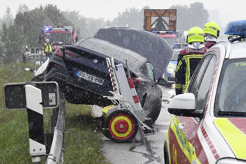 Glück im Unglück hatte am Dienstag ein BMW-Fahrer bei einem Unfall auf der Autobahn 8 nahe der Anschlussstelle Neubiberg.