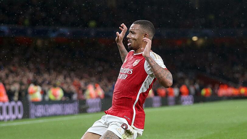 Arsenals Gabriel Jesus jubelt nach seinem Tor zum 3:0 gegen den PSV Eindhoven.