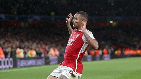 Arsenals Gabriel Jesus jubelt nach seinem Tor zum 3:0 gegen den PSV Eindhoven.