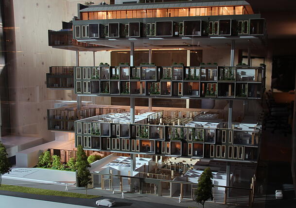 Zukunftsmodell von The Stack: Gr&uuml;ne Fassade und Dach, selbstbew&auml;ssernd.