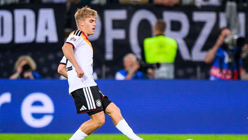 Gab sein DFB-Debüt just im eigenen Vereinsstadion: Augsburg-Profi Hennes Behrens. Gab sein DFB-Debüt just im eigenen Vereinsstadion: Augsburg-Profi Hennes Behrens.