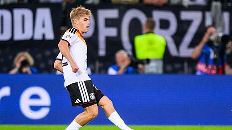 Gab sein DFB-Deb&uuml;t just im eigenen Vereinsstadion: Augsburg-Profi Hennes Behrens.