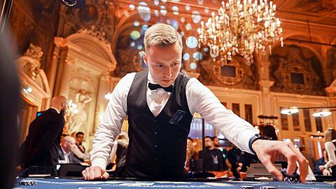 Joguncic arbeitet als Croupier im Casino Baden-Baden. (Archivbild)