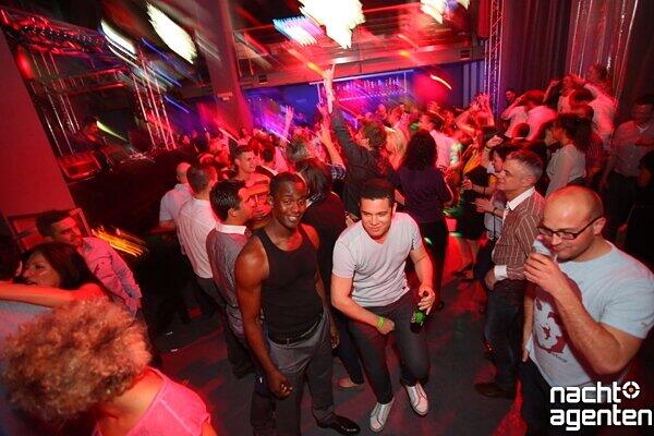 &bdquo;dienstags clubbing&ldquo; im 8 seasons
Mehr Fotos von dieser Party unter: www.nachtagenten.de