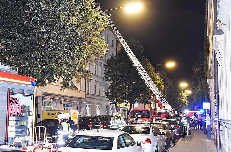 Feuerwehreinsatz in der Nacht auf Samstag. Klicken Sie sich durch die Bilder aus der Ludwigsvorstadt.