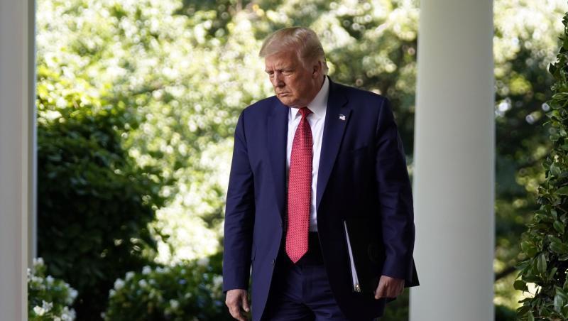 In einer Befragung äußerten sich 60 Prozent negativ über Trumps Umgang mit der Pandemie, nur noch 38 Prozent befürworteten Trumps Vorgehen. In einer Befragung äußerten sich 60 Prozent negativ über Trumps Umgang mit der Pandemie, nur noch 38 Prozent befürworteten Trumps Vorgehen.