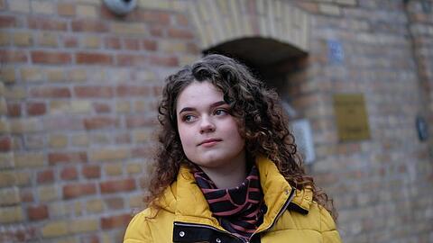 Die Schülerin Lidia Edel ist Leiterin des Kunstprojekts Synagogentür Halle.
