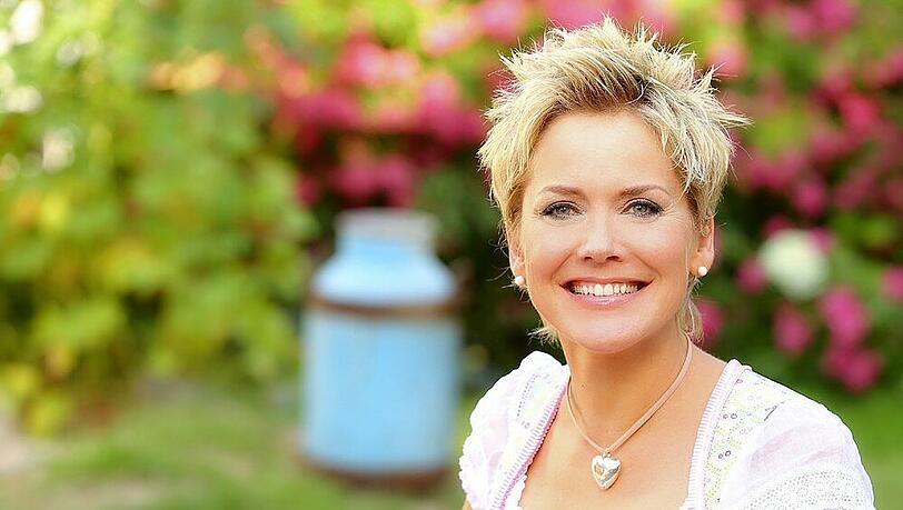Inka Bause moderiert auch die zehnte Staffel der Erfolgssendung "Bauer sucht Frau" Inka Bause moderiert auch die zehnte Staffel der Erfolgssendung "Bauer sucht Frau"
