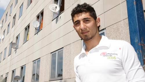 Sam Algam will eine eigene Wohnung - das Gesetz verbietet es. Sam Algam will eine eigene Wohnung - das Gesetz verbietet es.