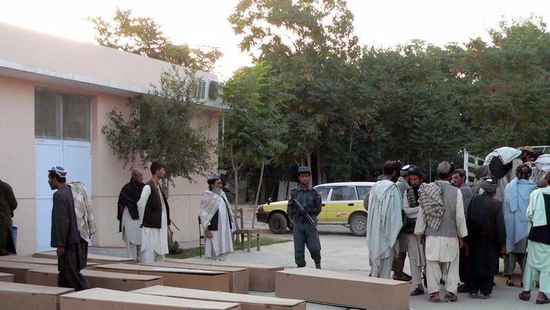 In der südafghanischen Provinz Kandahar sind mindestens 40 Menschen bei einem Sprengstoffanschlag auf ein Hochzeitsfest getötet worden. In der südafghanischen Provinz Kandahar sind mindestens 40 Menschen bei einem Sprengstoffanschlag auf ein Hochzeitsfest getötet worden.