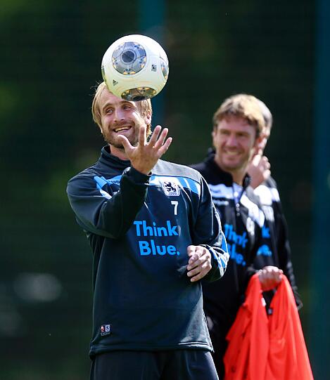 Training an der Grünwalder: Friedhelm Funkel bei der Einheit mit dem TSV 1860. Die Bilder