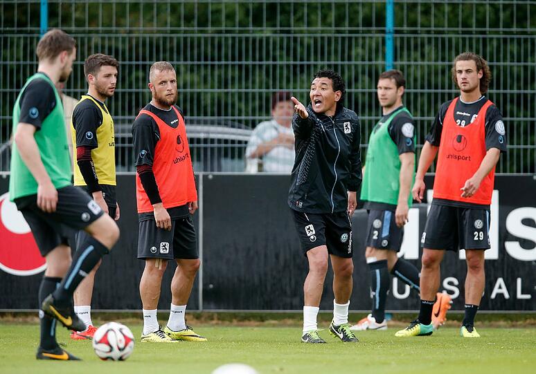 Ricardo Moniz packt an: Bilder von der ersten Trainingseinheit unter dem neuen Trainer.