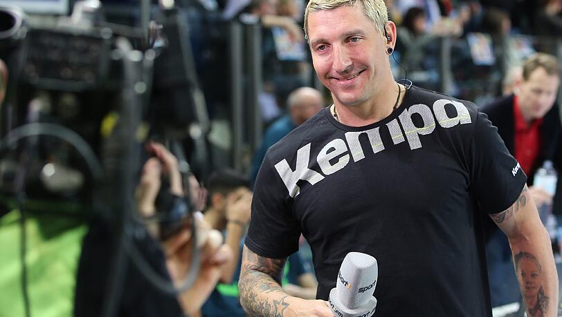 Früher den Ball in der Hand, heute das Mikro: TV-Experte und Handball-Legende Stefan Kretzschmar. Früher den Ball in der Hand, heute das Mikro: TV-Experte und Handball-Legende Stefan Kretzschmar.