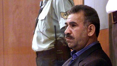 Öcalan bei Prozessbeginn.