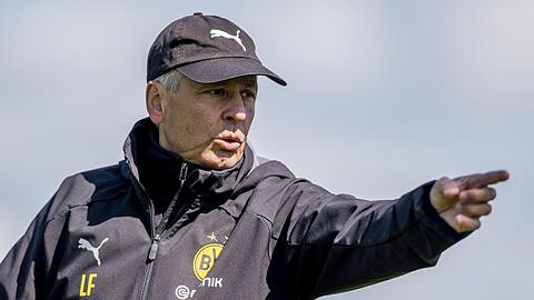 BVB-Trainer Lucien Favre kann wieder auf Abwehr-Ass Mats Hummels bauen.