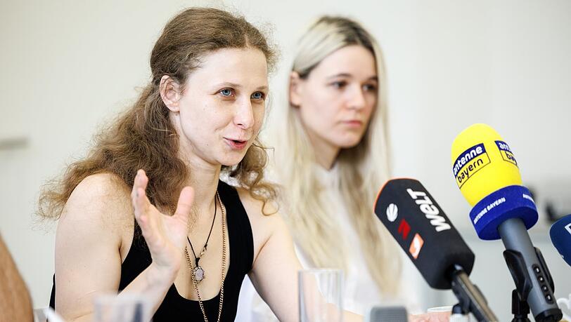 Maria Aljochina (links) und Diana Burkot, Aktivistinnen und Mitglieder der Gruppe Pussy Riot.