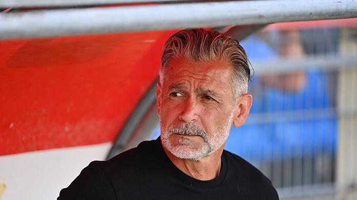 Ist mit seinem jetzigen Kader noch nicht zufrieden: Löwen-Trainer Maurizio Jacobacci