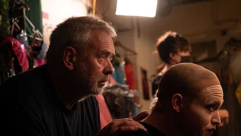 Luc Besson mit dem Hauptdarsteller Caleb Landry Jones. Luc Besson mit dem Hauptdarsteller Caleb Landry Jones.
