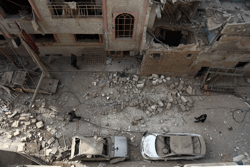 Bei Luftangriffen und Raketenbeschuss des syrischen Regimes sind in Rebellengebieten östlich der Hauptstadt Damaskus mindestens 45 Menschen ums Leben gekommen