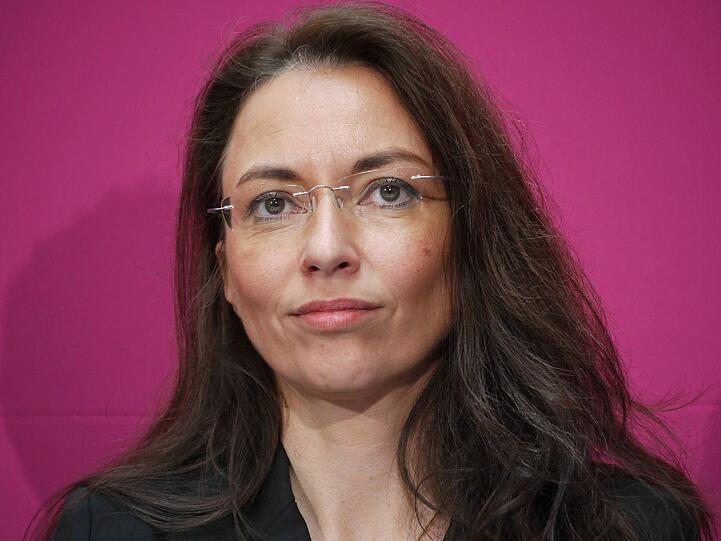 Yasmin Fahimi, Ressortleiterein Politische Planung beim Vorsitzenden der Industriegewerkschaft Bergbau Chemie und Energie ( IGBCE ).