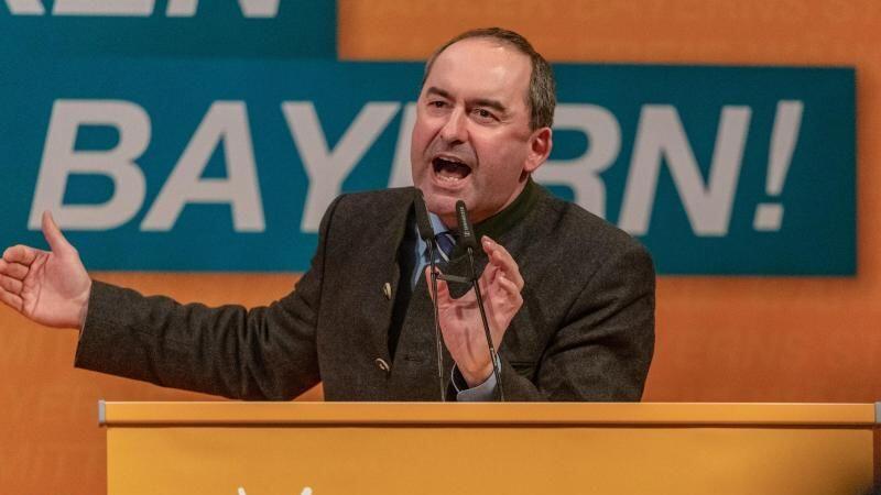Hubert Aiwanger, Vorsitzender der Freien Wähler und bayerischer Wirtschaftsminister, spricht. Foto: Armin Weigel/Archiv