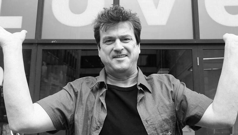 Der Sänger der britischen Band Bay City Rollers, Les McKeown, ist tot. Er starb am 20. April mit 65 Jahren.