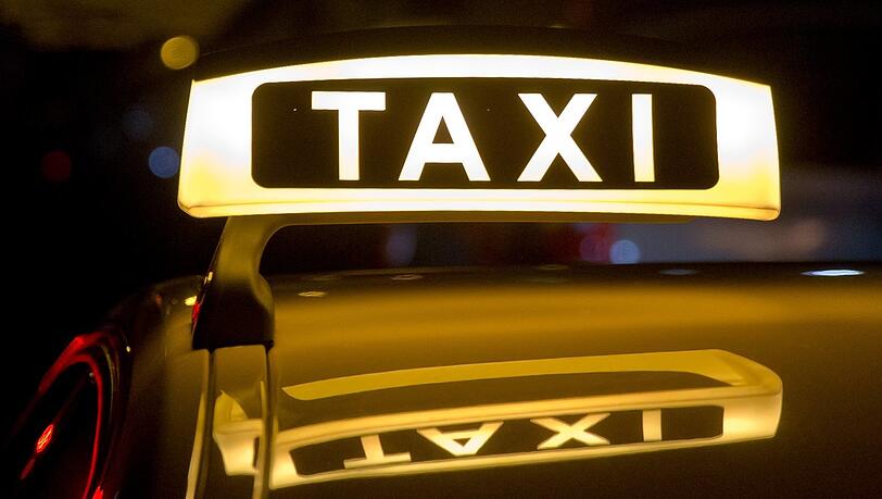 Noch bevor das Taxi losfährt, muss man einen Grundpreis von 5,30 Euro zahlen. 2025 steigt dieser auf 5,70 Euro