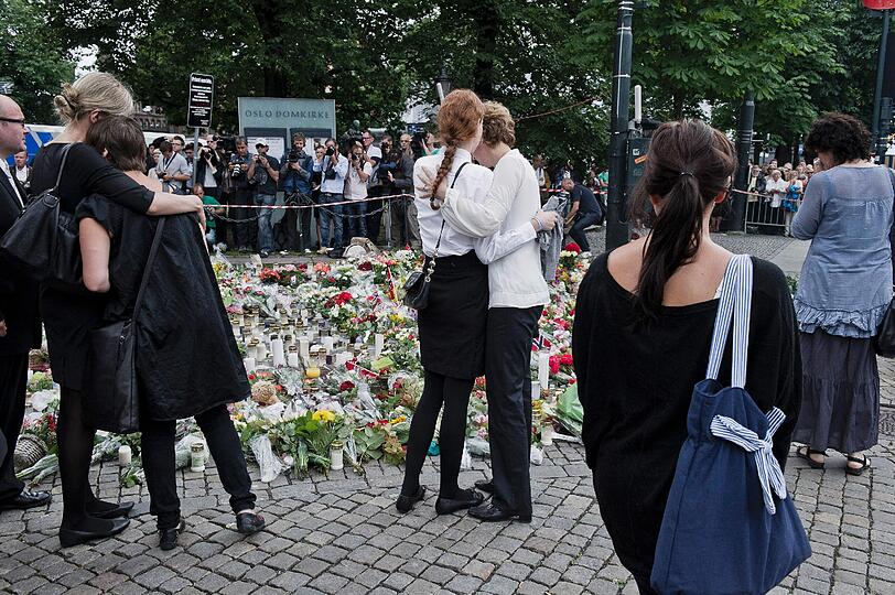 Ein Land trauert um seine toten Kinder. Norwegen steht nach den Doppel-Anschlägen unter Schock - die Bilder.