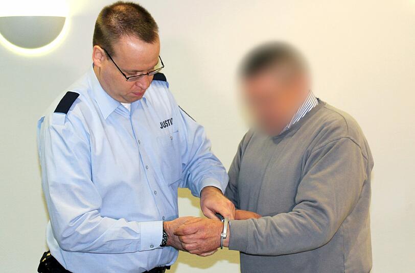 Der 63-Jährige wurde am Donnerstag wegen Mordes an seiner Frau zu lebenslanger Haft verurteilt.